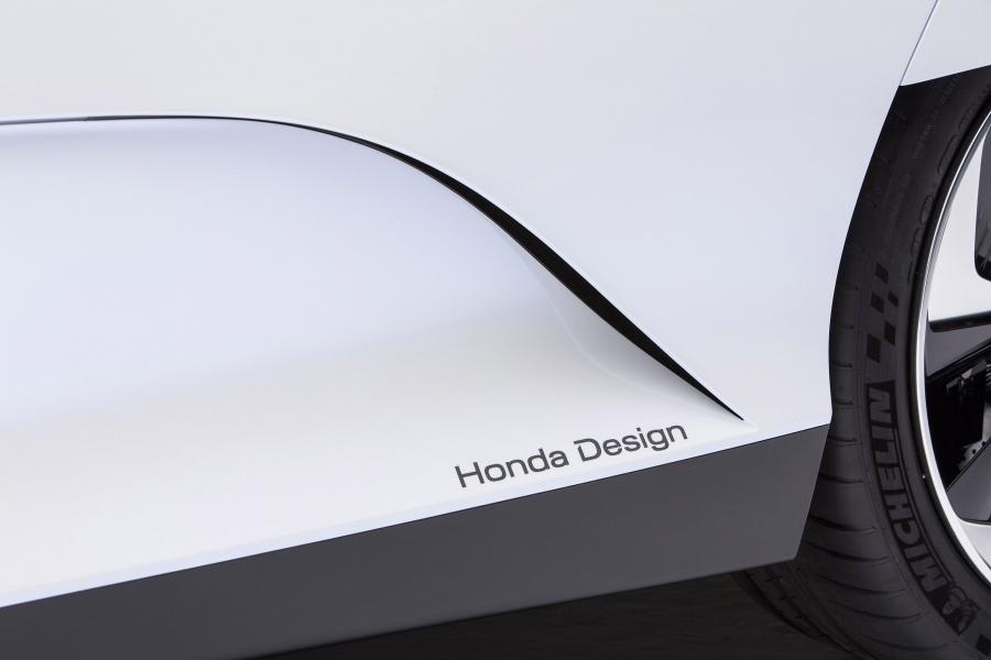  Honda FCV Concept 2014 года  (фото 20 из 38)